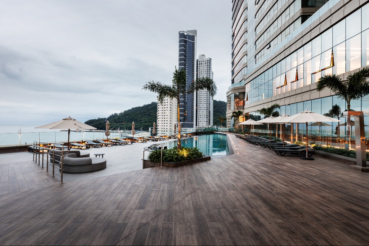 Foto do imóvel Apartamento no Yachthouse Balneário Camboriú – 264m², 4 suítes e lazer de resort