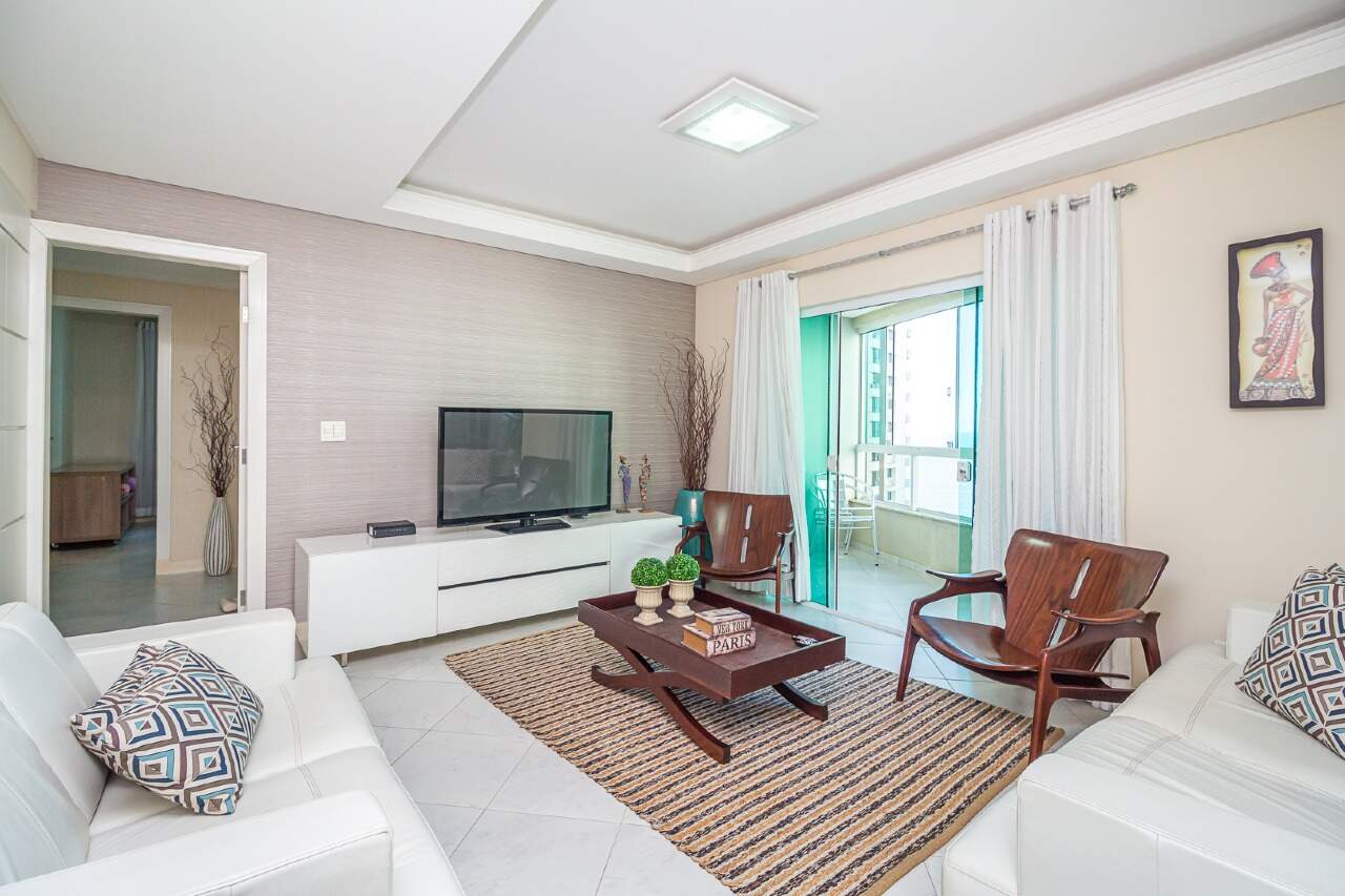 Foto do imóvel Apartamento com 3 Dormitórios no Edifício Petrópolis Frente Mar em Balneário Camboriú | Vida na praia