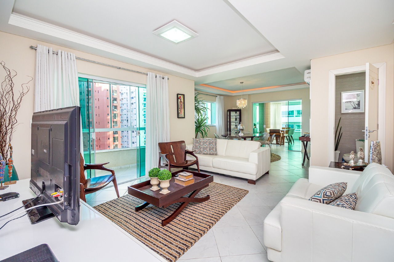 Foto do imóvel Apartamento com 3 Dormitórios no Edifício Petrópolis Frente Mar em Balneário Camboriú | Vida na praia