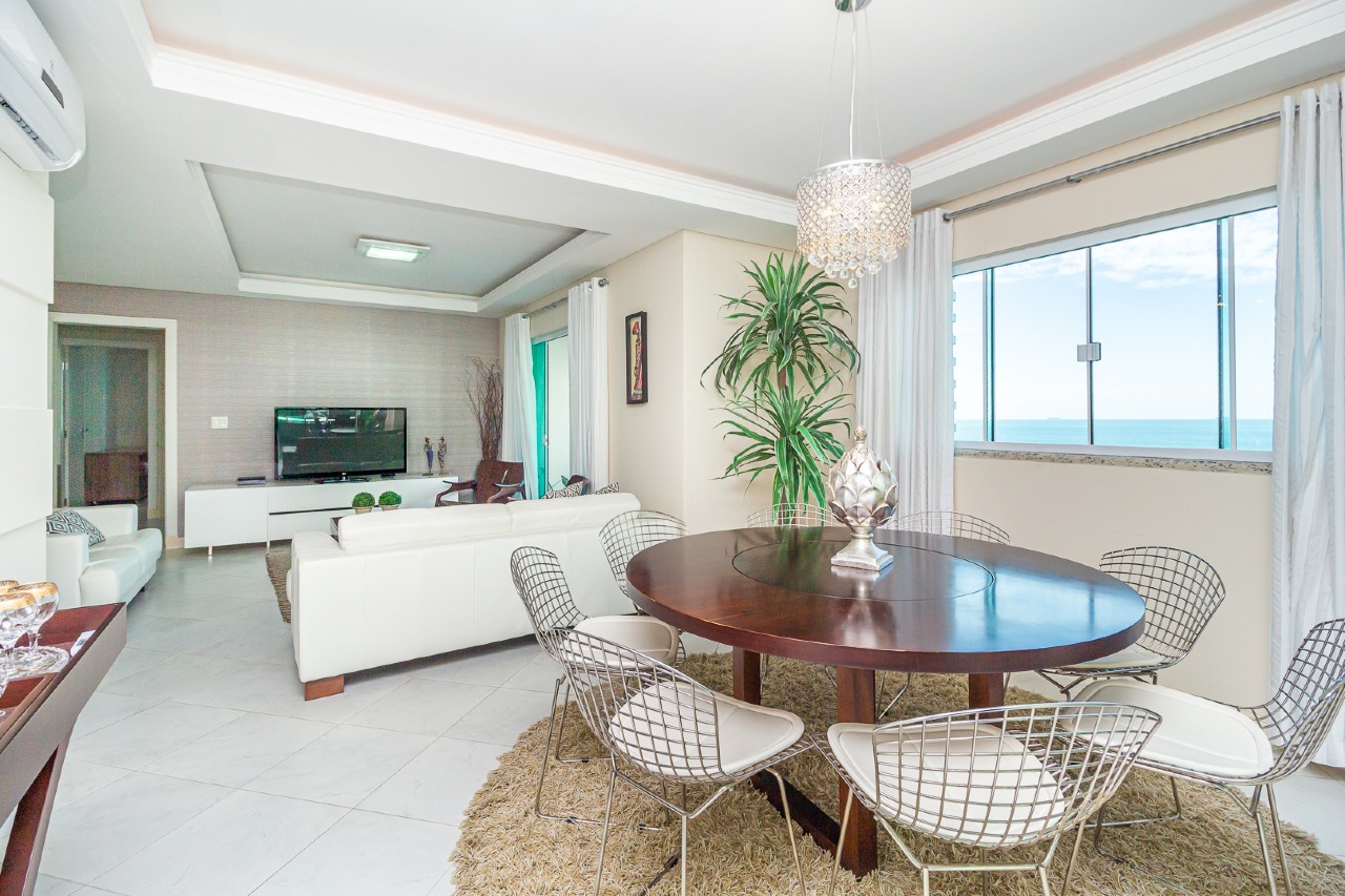 Foto do imóvel Apartamento com 3 Dormitórios no Edifício Petrópolis Frente Mar em Balneário Camboriú | Vida na praia