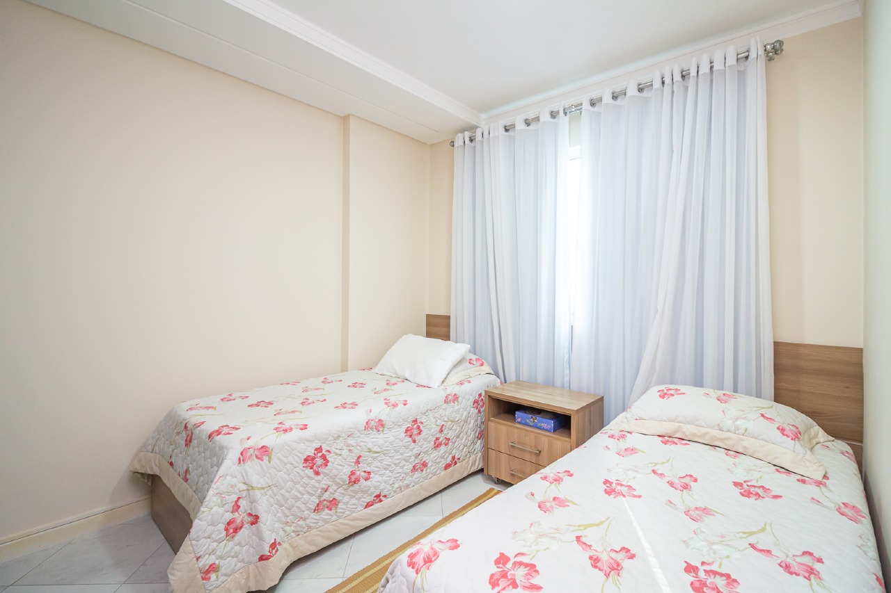 Foto do imóvel Apartamento com 3 Dormitórios no Edifício Petrópolis Frente Mar em Balneário Camboriú | Vida na praia