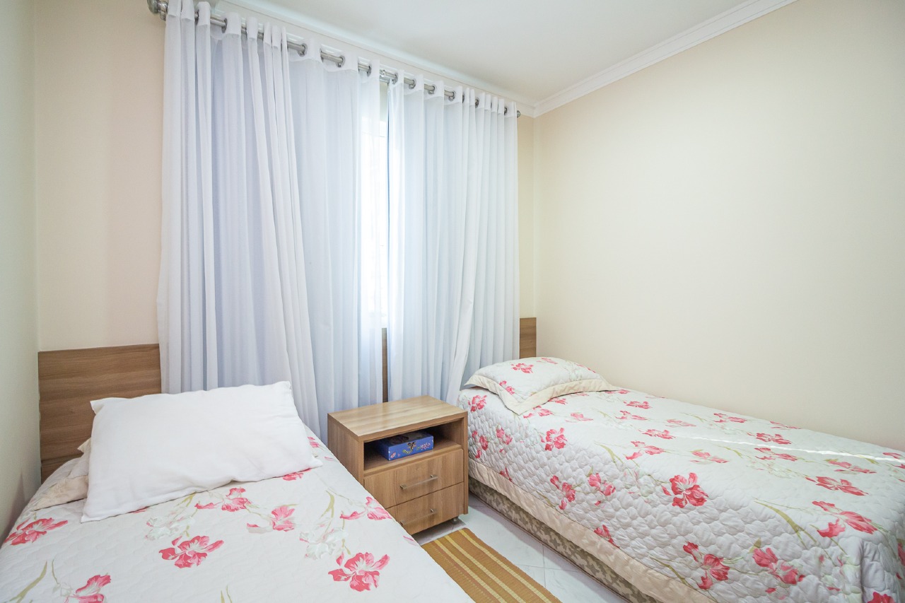 Foto do imóvel Apartamento com 3 Dormitórios no Edifício Petrópolis Frente Mar em Balneário Camboriú | Vida na praia
