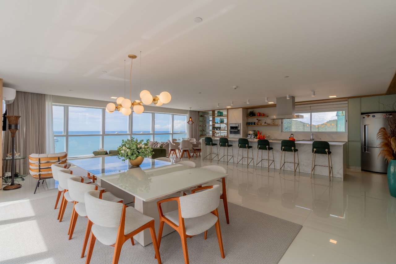 Foto do imóvel Apartamento Frente Mar com 4 suítes no Epic Tower em Balneário Camboriú | Vida na praia