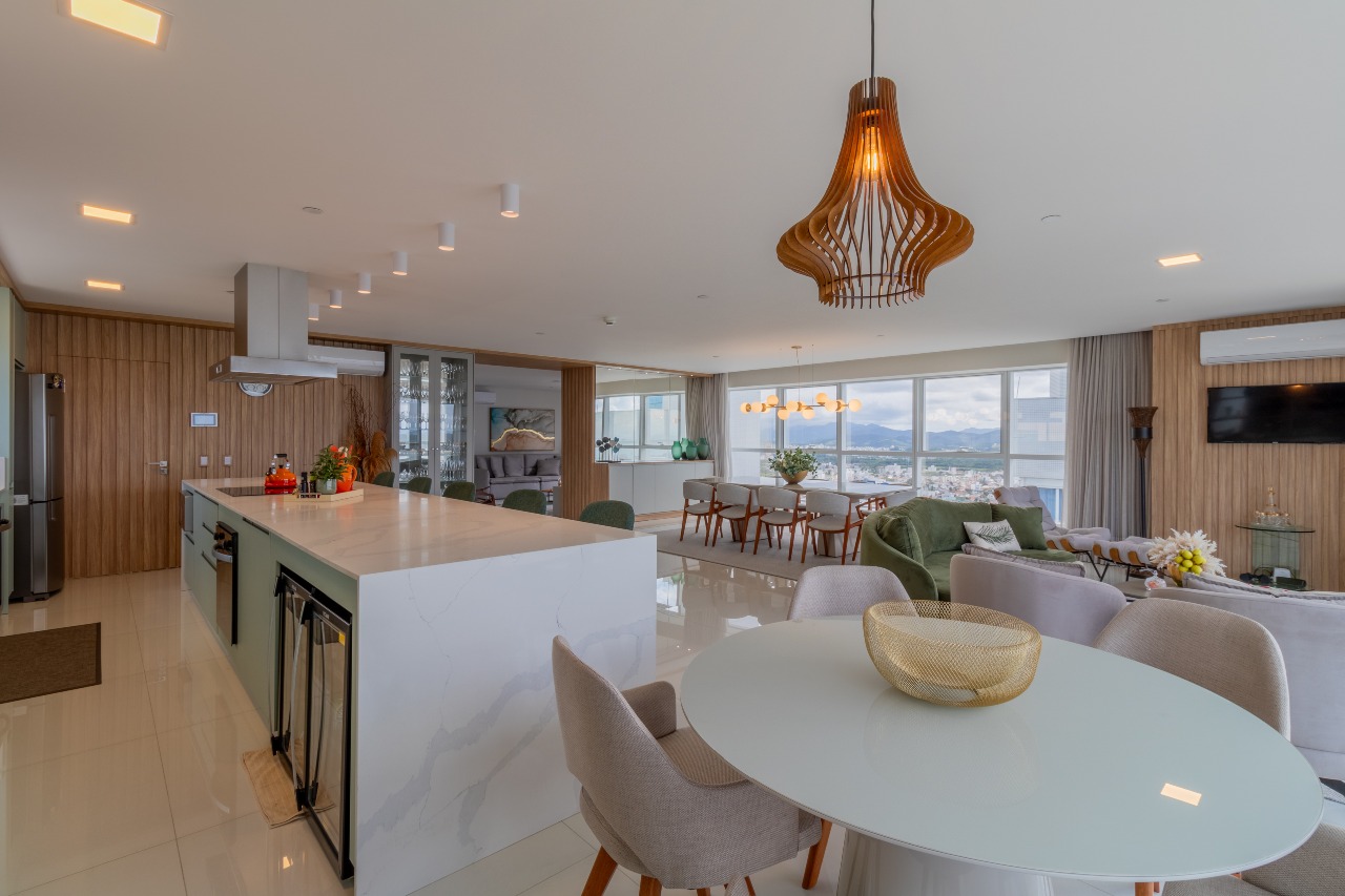 Foto do imóvel Apartamento Frente Mar com 4 suítes no Epic Tower em Balneário Camboriú | Vida na praia