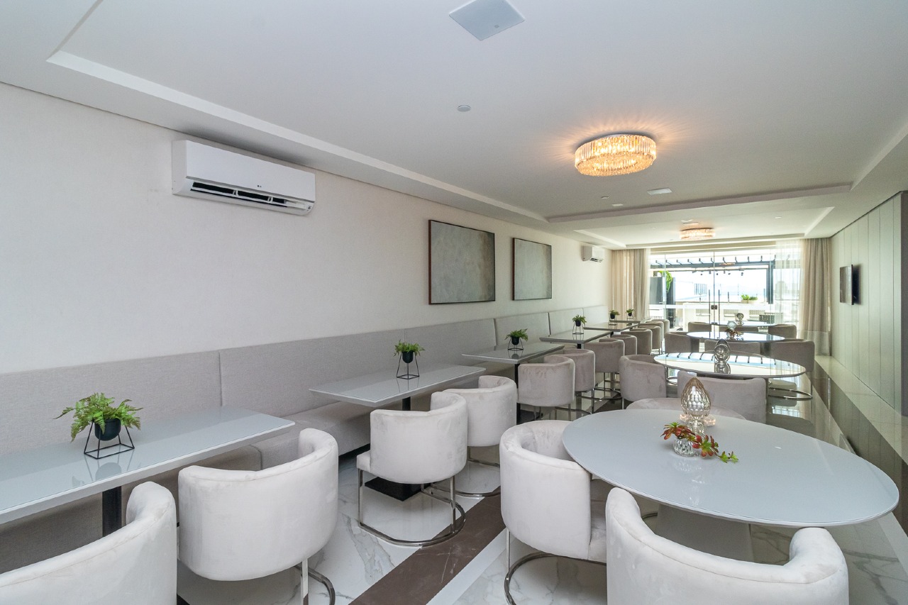 Foto do imóvel Apartamento Frente Mar com 4 suítes no Epic Tower em Balneário Camboriú | Vida na praia