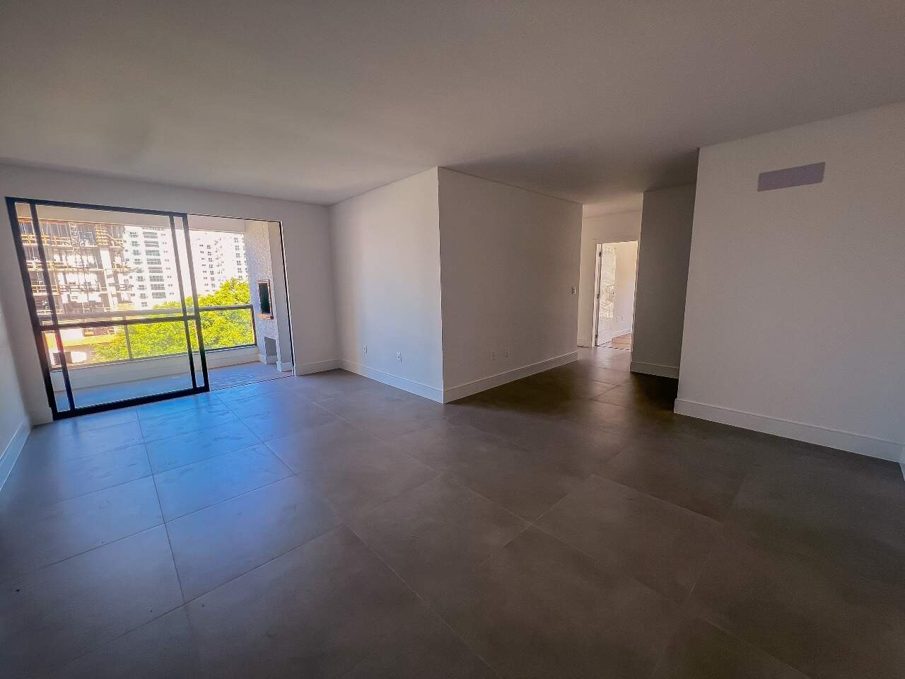 Foto do imóvel Apartamento 3 dormitórios no Residencial Ilha de Maui na Praia Brava Itajaí | Vida na praia