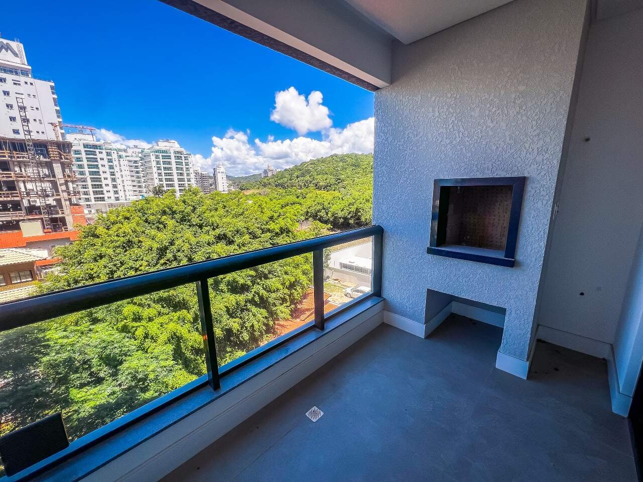 Foto do imóvel Apartamento 3 dormitórios no Residencial Ilha de Maui na Praia Brava Itajaí | Vida na praia