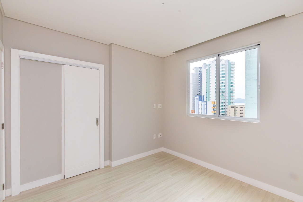 Foto do imóvel Apartamento com 03 Suítes á venda no Edifício Cidade Jardim no Centro em Balneário Camboriú 