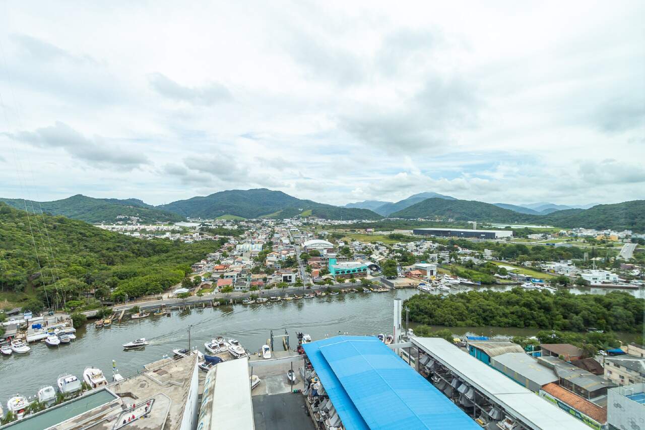 Foto do imóvel Apartamento Mobiliado com 03 suítes á vendas no Edifício Marina Palace em Balneário Camboriú