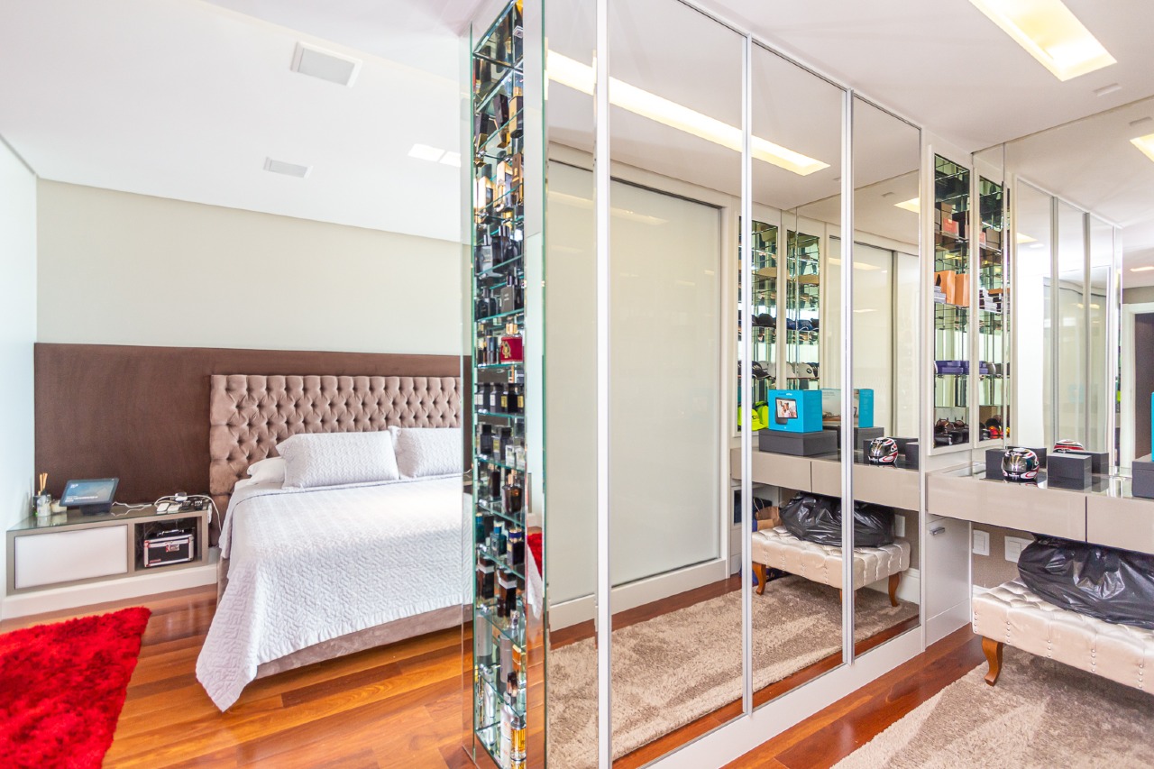 Foto do imóvel Apartamento Mobiliado com 03 suítes á vendas no Edifício Marina Palace em Balneário Camboriú