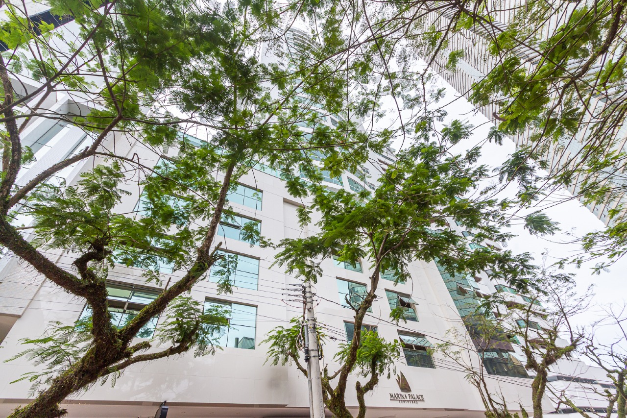 Foto do imóvel Apartamento Mobiliado com 03 suítes á vendas no Edifício Marina Palace em Balneário Camboriú