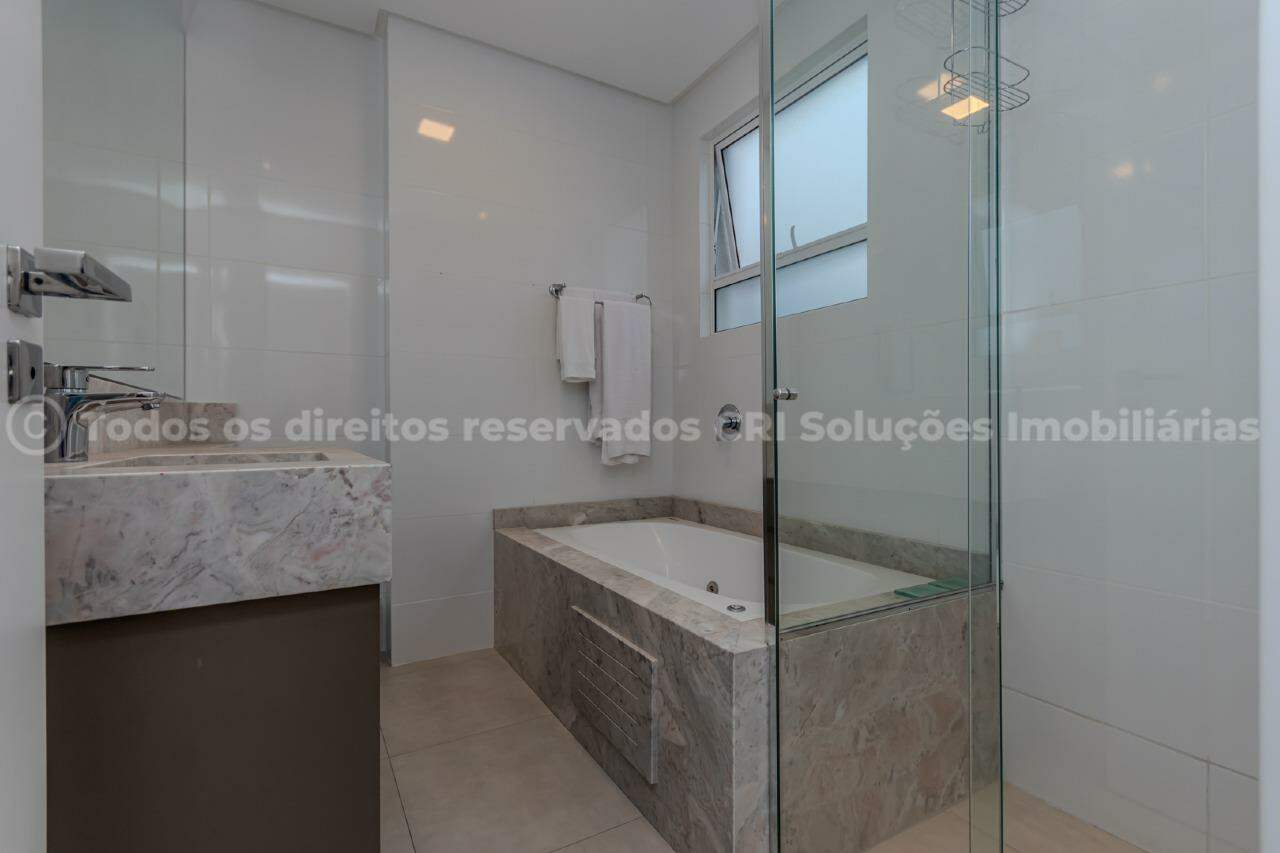 Foto do imóvel Apartamento com 3 suítes no Montpellier Residence em Balneário Camboriú no Bairro Pioneiros