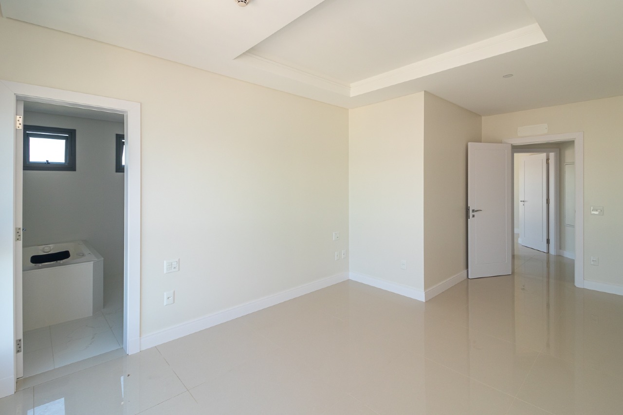 Foto do imóvel Apartamento 4 Suítes à Venda no Edifício New York – Quadra Mar, Balneário Camboriú