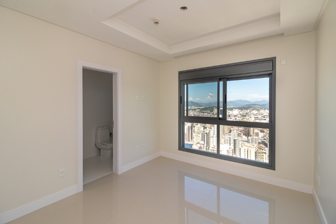 Foto do imóvel Apartamento 4 Suítes à Venda no Edifício New York – Quadra Mar, Balneário Camboriú