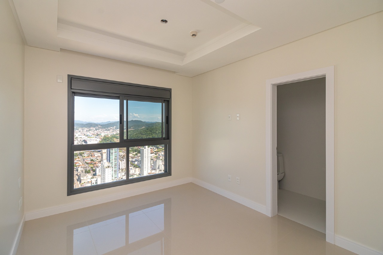 Foto do imóvel Apartamento 4 Suítes à Venda no Edifício New York – Quadra Mar, Balneário Camboriú