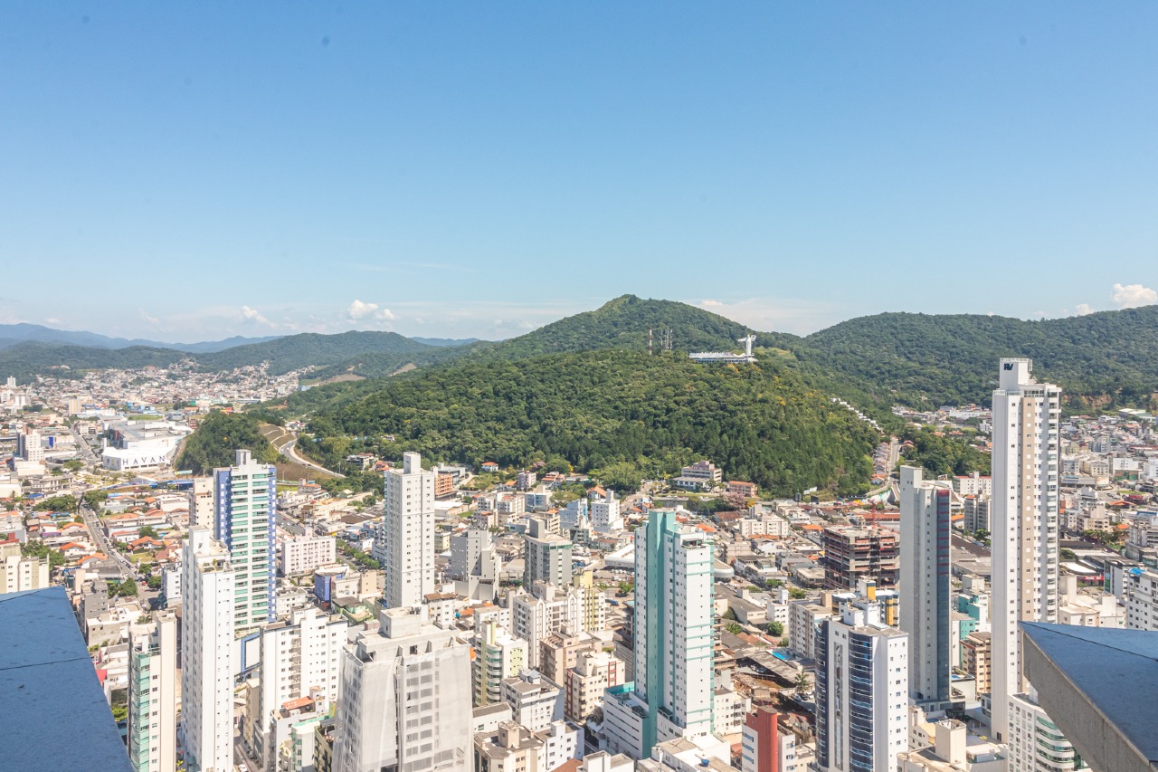 Foto do imóvel Apartamento 4 Suítes à Venda no Edifício New York – Quadra Mar, Balneário Camboriú