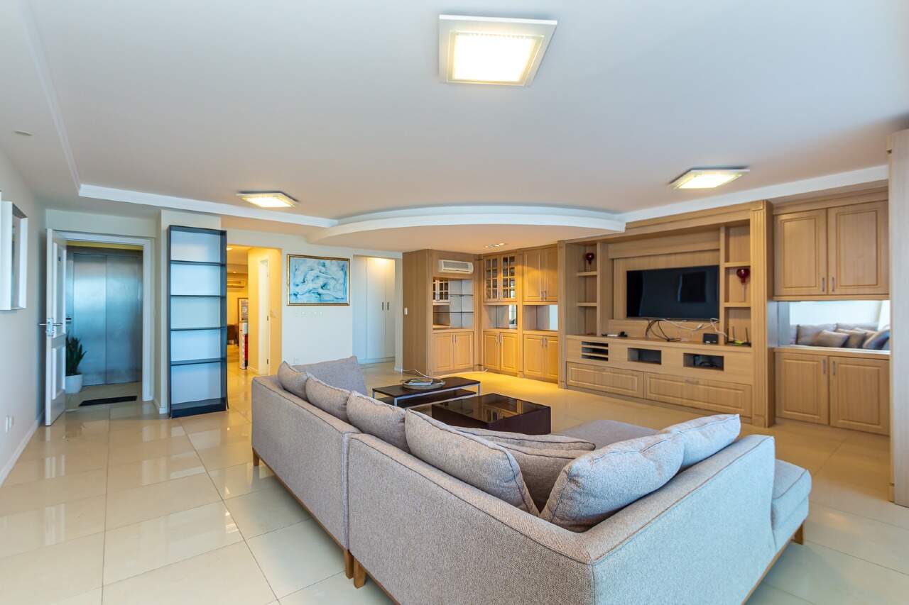 Foto do imóvel Apartamento de Frente para o Mar no Number One em Balneário Camboriú