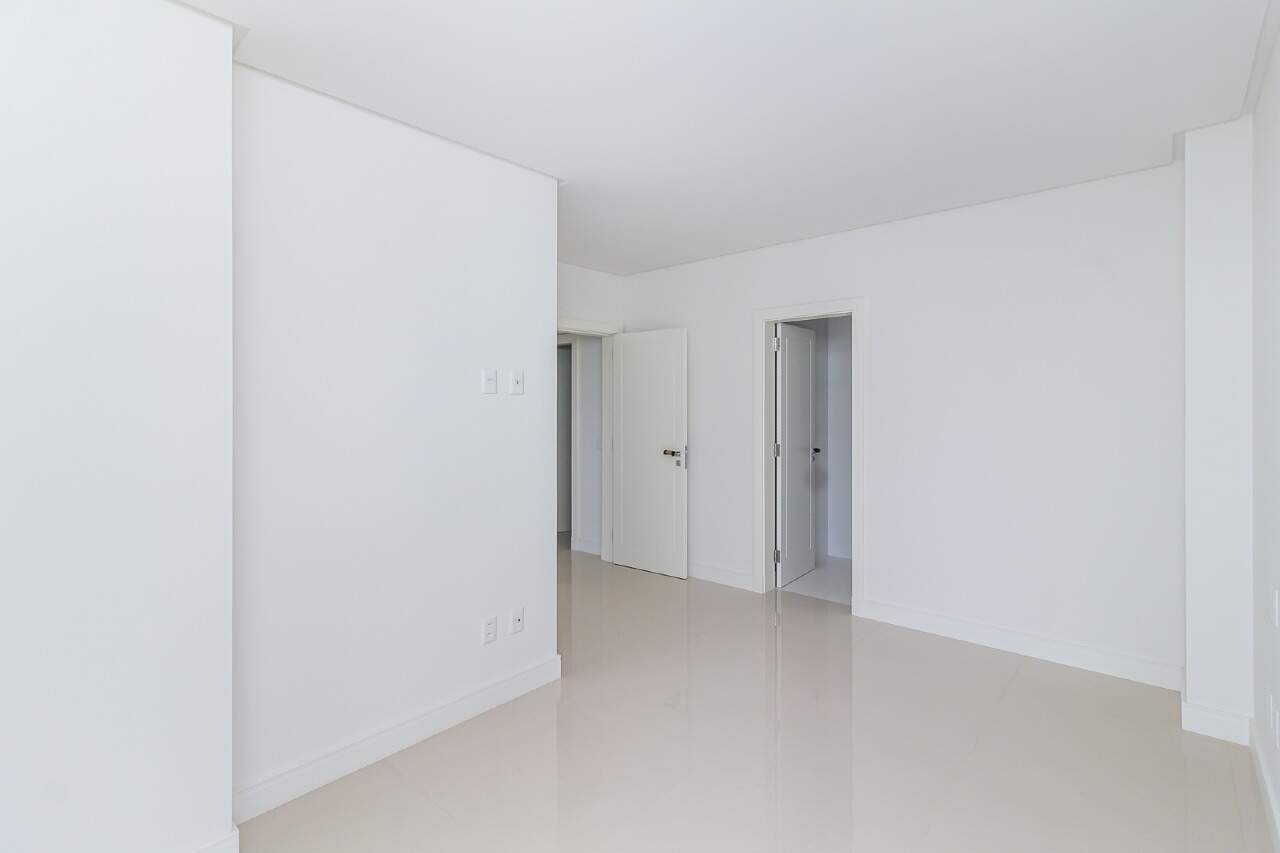 Foto do imóvel Apartamento com 03 Suítes á venda no Edifício Hamptons em Balneário Camboriú 