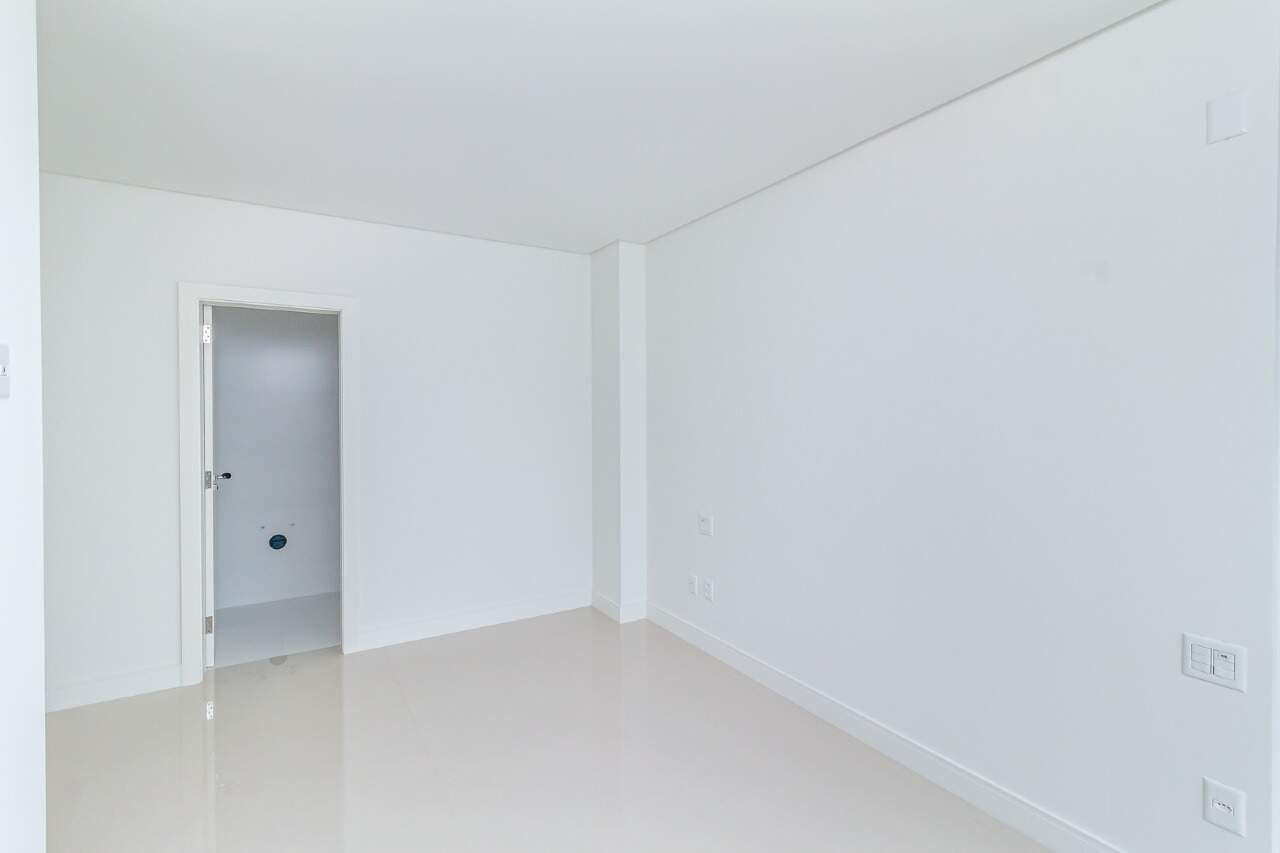 Foto do imóvel Apartamento com 03 Suítes á venda no Edifício Hamptons em Balneário Camboriú 