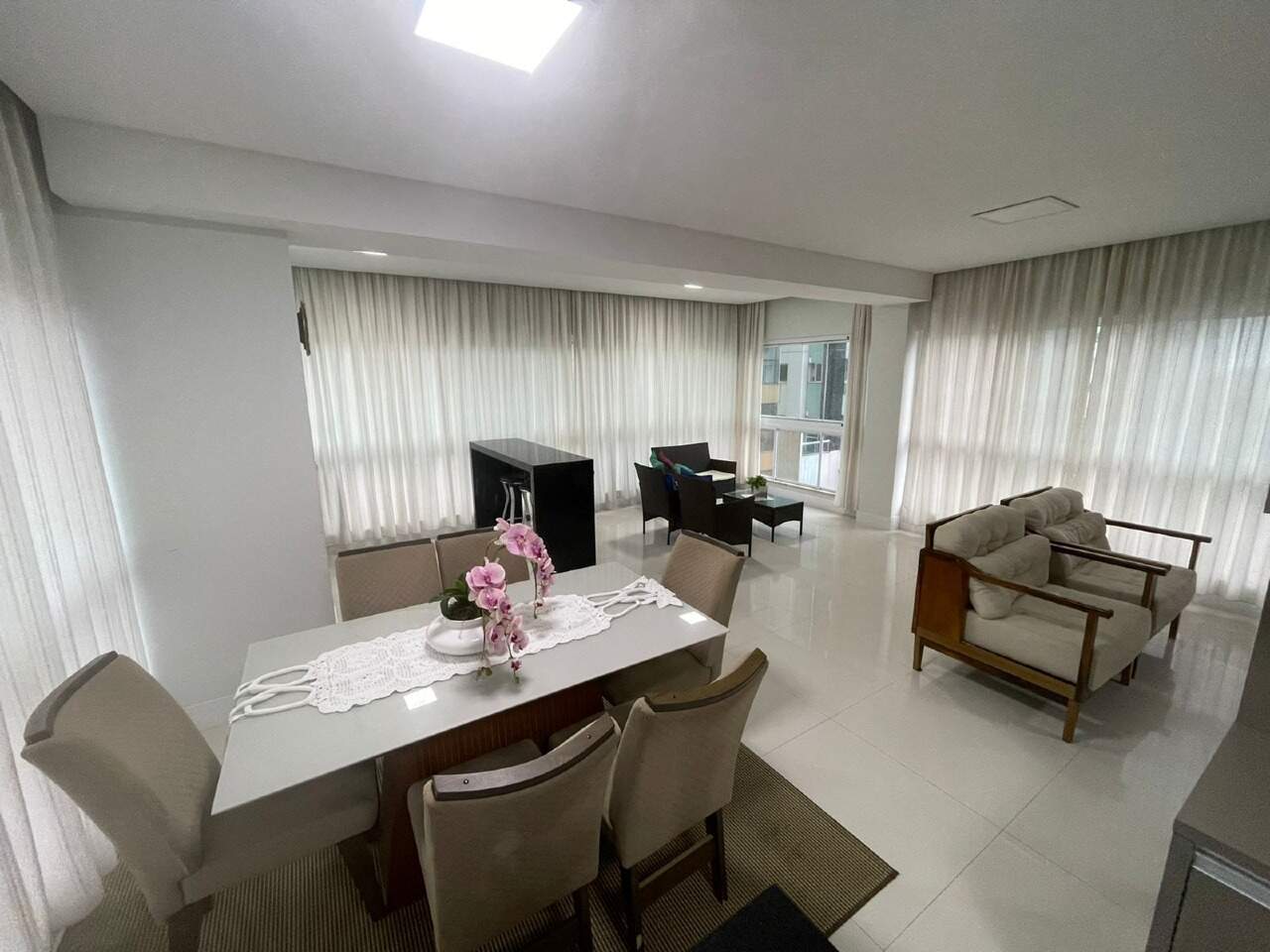 Foto do imóvel Apartamento a venda no Edificio Salinas com 04 Quartos sendo 01 Suite em Itapema Meia Praia