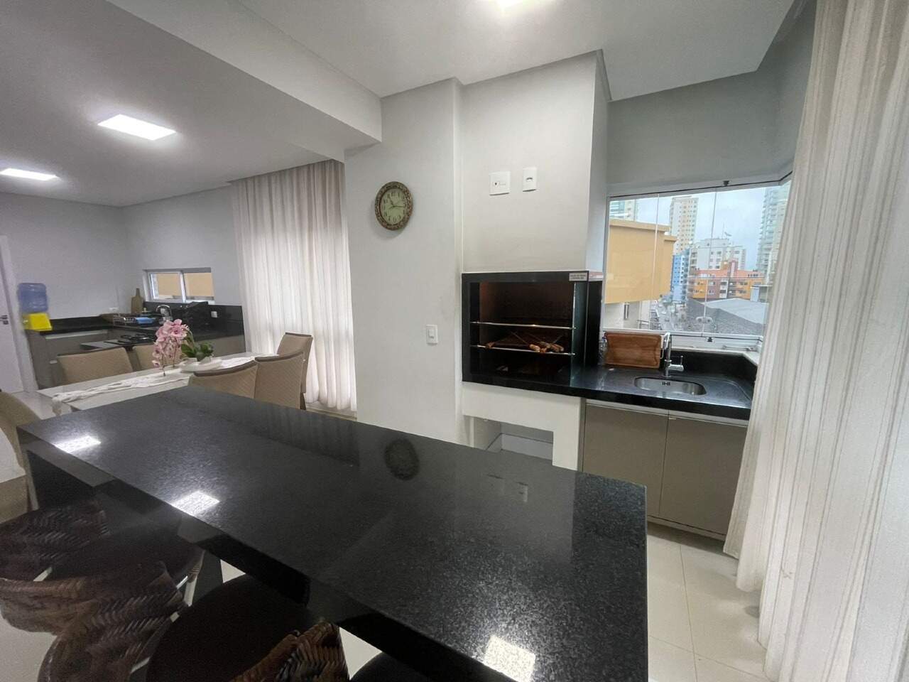 Foto do imóvel Apartamento a venda no Edificio Salinas com 04 Quartos sendo 01 Suite em Itapema Meia Praia