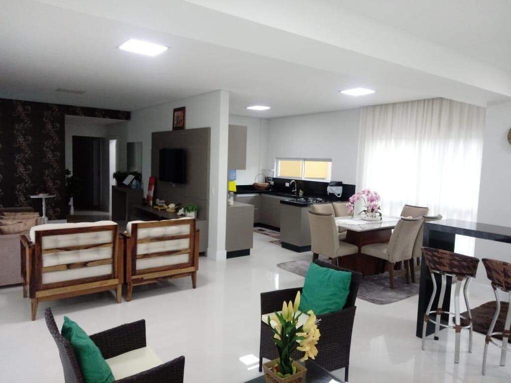 Foto do imóvel Apartamento a venda no Edificio Salinas com 04 Quartos sendo 01 Suite em Itapema Meia Praia