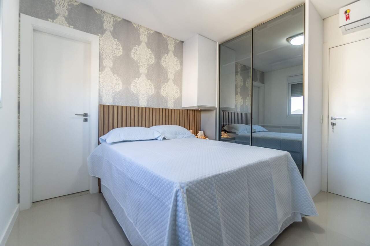 Foto do imóvel Apartamento Decorado no Edifício Villa Castelli com 04 Suítes á venda em Balneário Camboriú