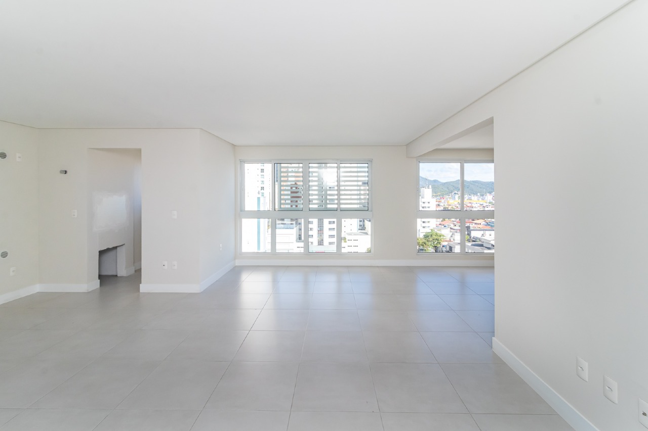 Apartamento com 2 Suítes no Edifício Sol da Manhã no Centro em Balneário Camboriú 