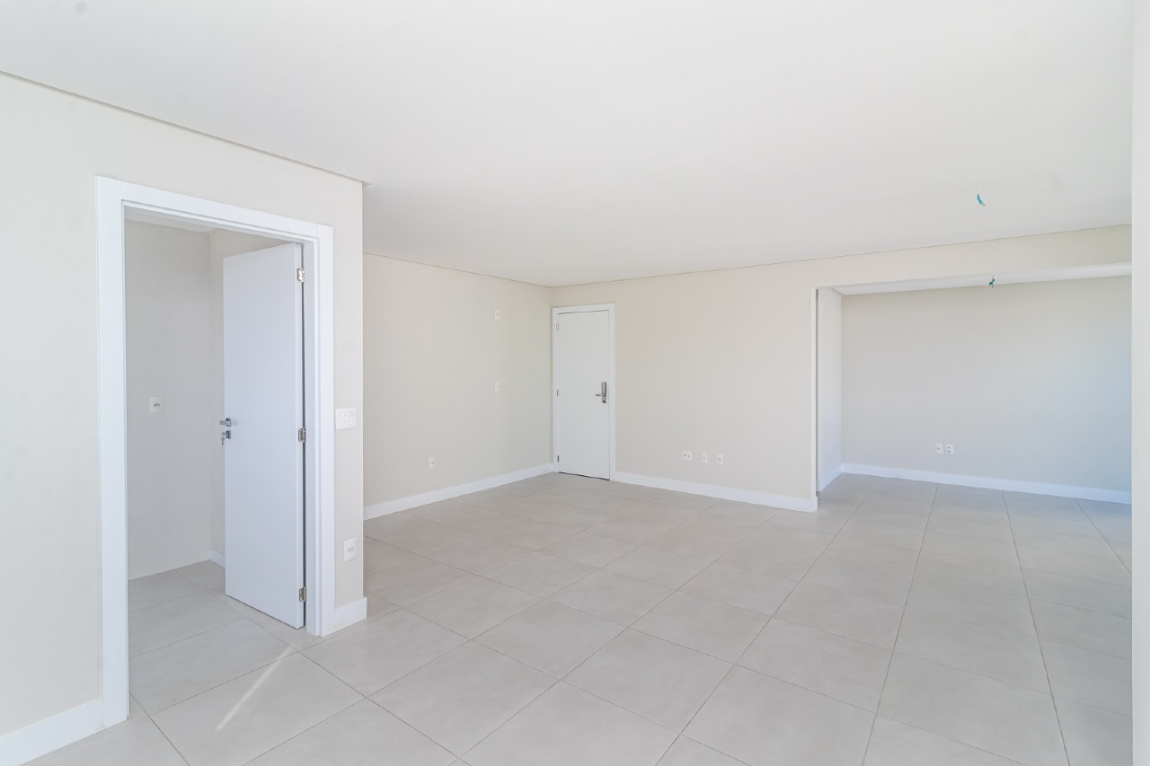 Foto do imóvel Apartamento no Centro de Balneário Camboriú com Home Office + 02 Suítes á venda no Edifício Sol da Manhã 