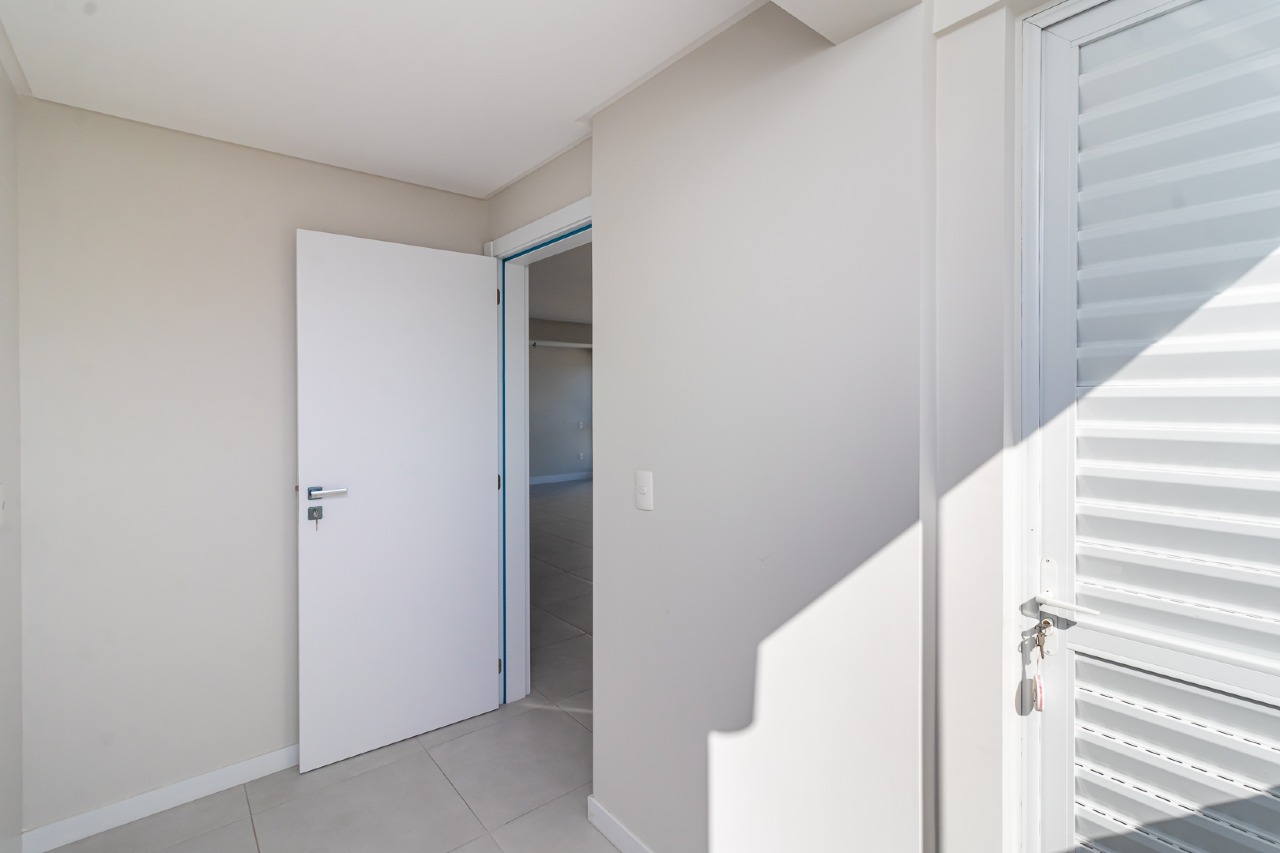 Foto do imóvel Apartamento no Centro de Balneário Camboriú com Home Office + 02 Suítes á venda no Edifício Sol da Manhã 