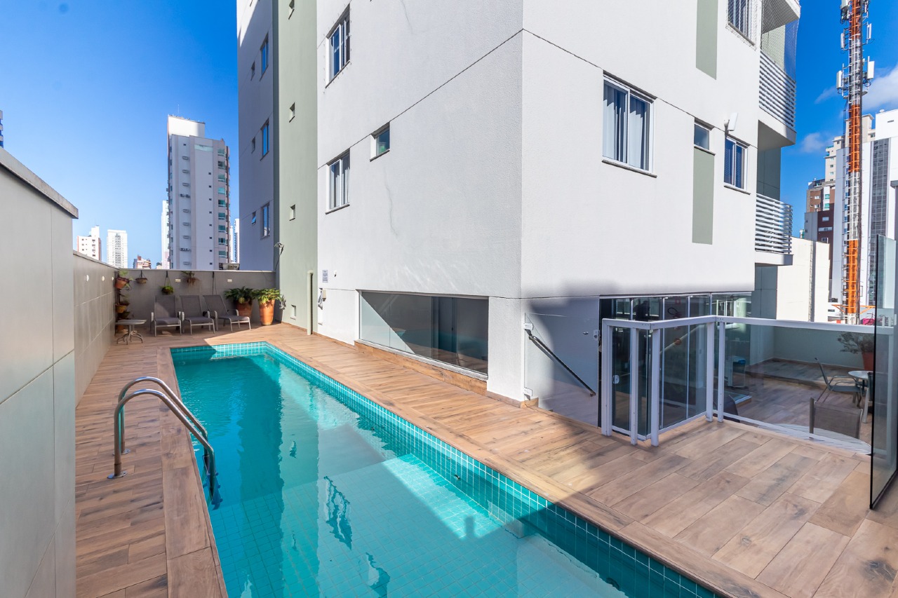 Foto do imóvel Apartamento no Centro de Balneário Camboriú com Home Office + 02 Suítes á venda no Edifício Sol da Manhã 