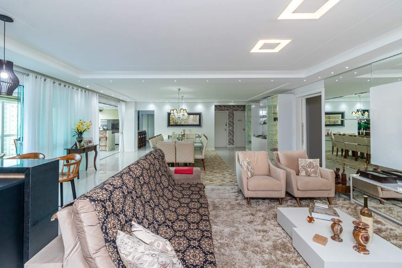 Foto do imóvel Apartamento 5 suítes no Edifício Imperial Palace em Itapema – 300m² mobiliado