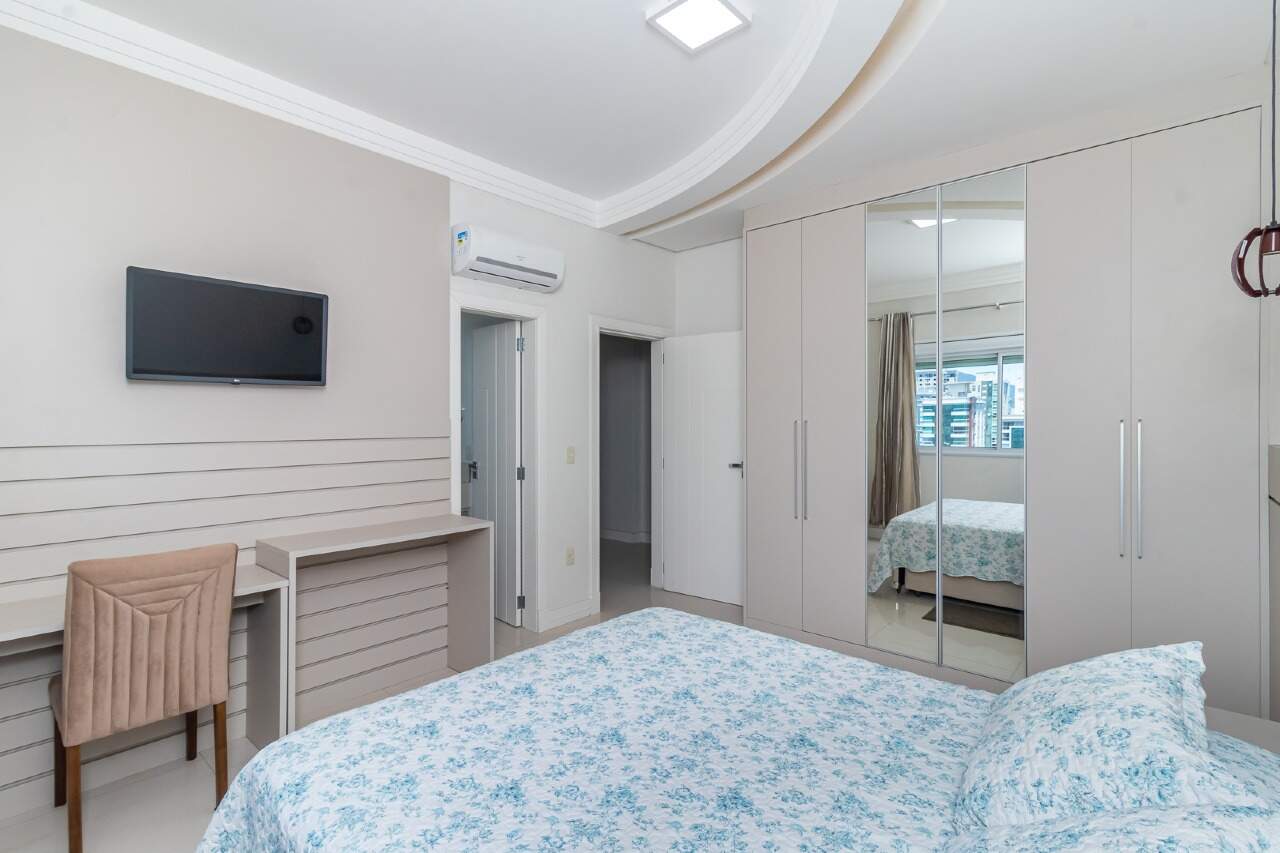 Foto do imóvel Apartamento 5 suítes no Edifício Imperial Palace em Itapema – 300m² mobiliado