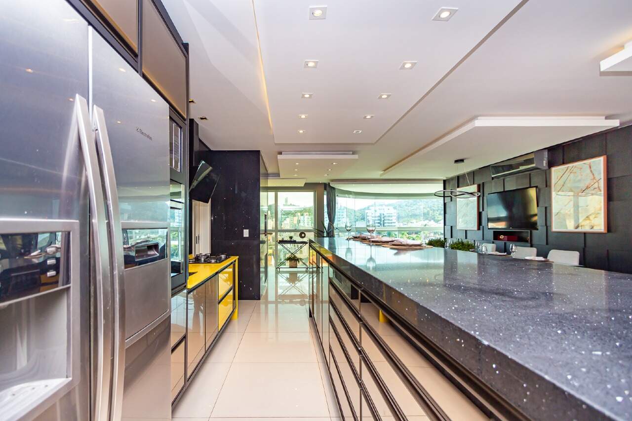 Foto do imóvel Apartamento mobiliado no Brava Beach Internacional na Praia Brava Itajaí com 3 suítes e 4 vagas