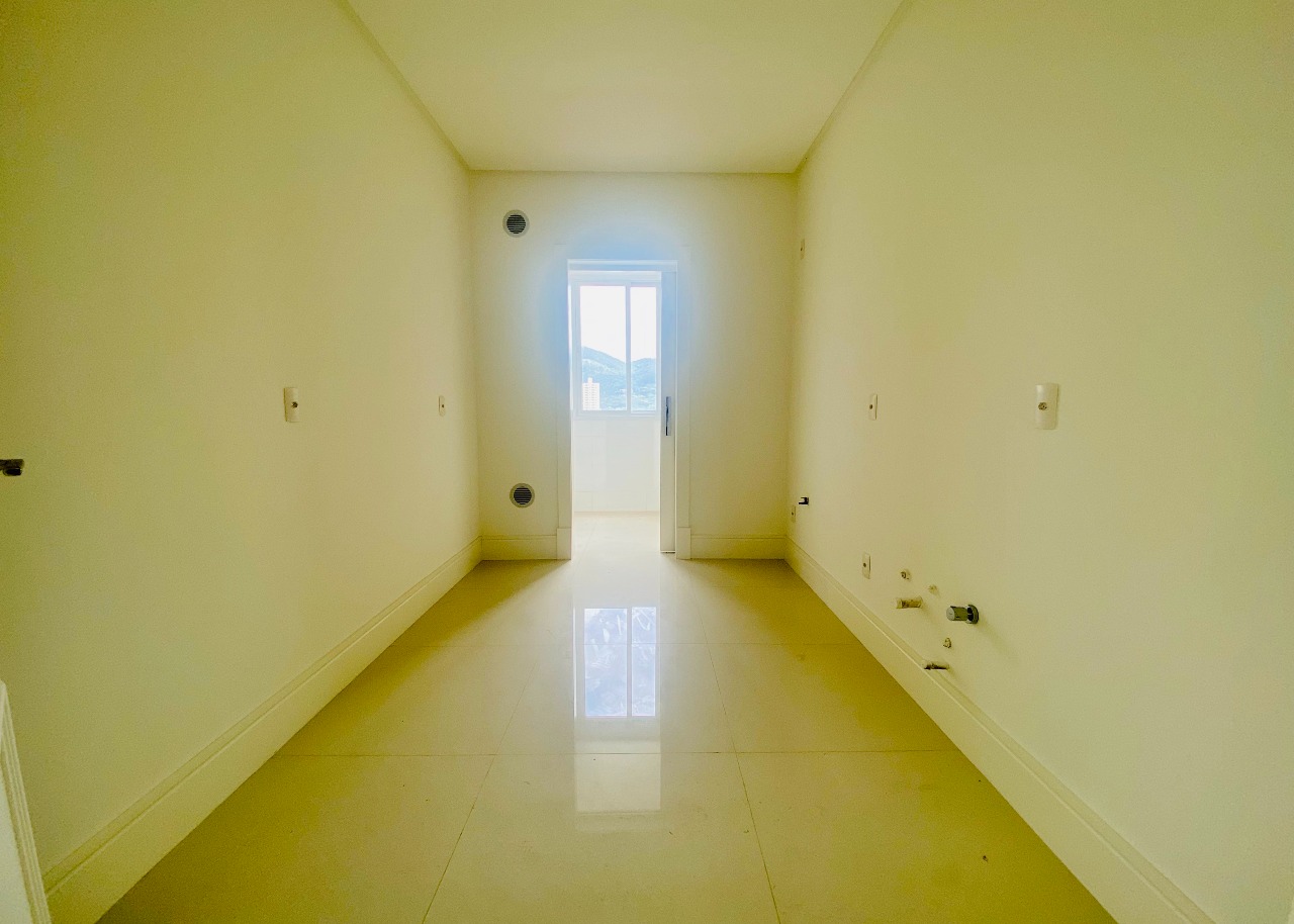 Foto do imóvel Apartamento 3 suítes com vista mar no centro de Itapema – 149m²