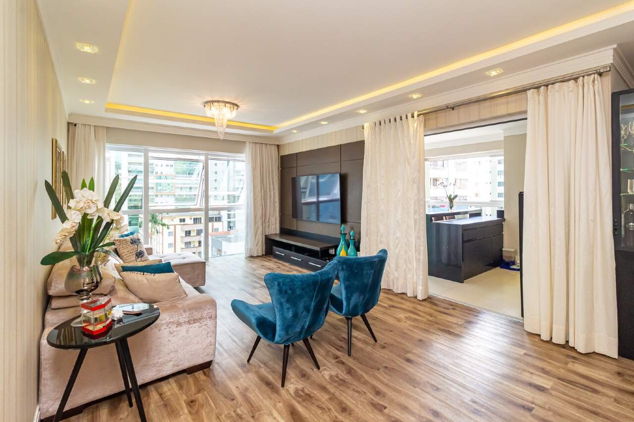 Foto do imóvel Apartamento mobiliado no Privilege Meia Praia em Itapema com 3 suítes e lazer completo