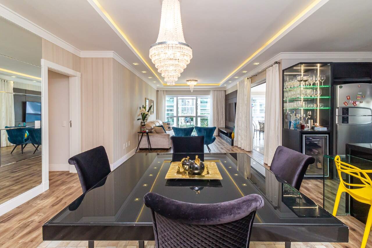 Foto do imóvel Apartamento mobiliado no Privilege Meia Praia em Itapema com 3 suítes e lazer completo