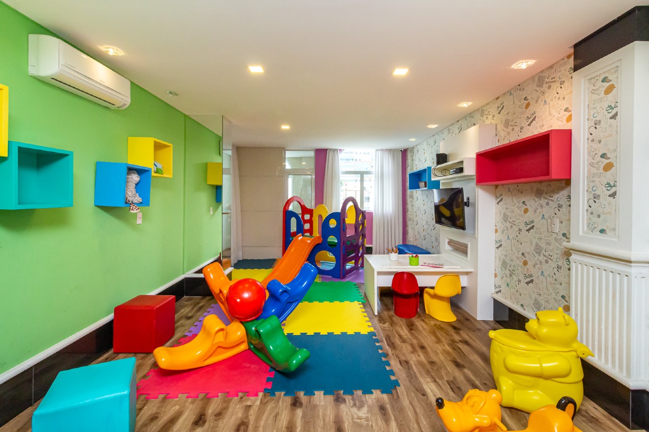 Foto do imóvel Apartamento mobiliado no Privilege Meia Praia em Itapema com 3 suítes e lazer completo