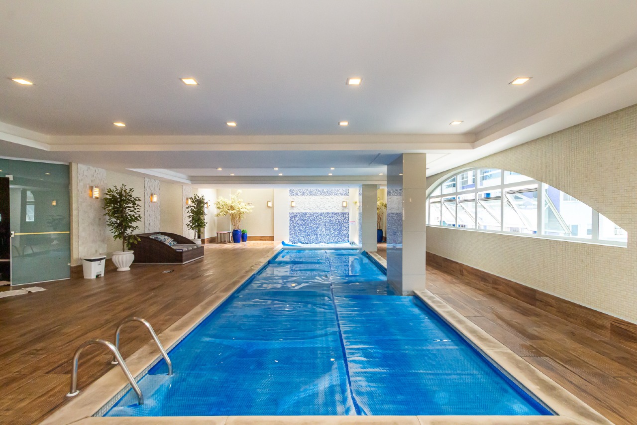 Foto do imóvel Apartamento mobiliado no Privilege Meia Praia em Itapema com 3 suítes e lazer completo