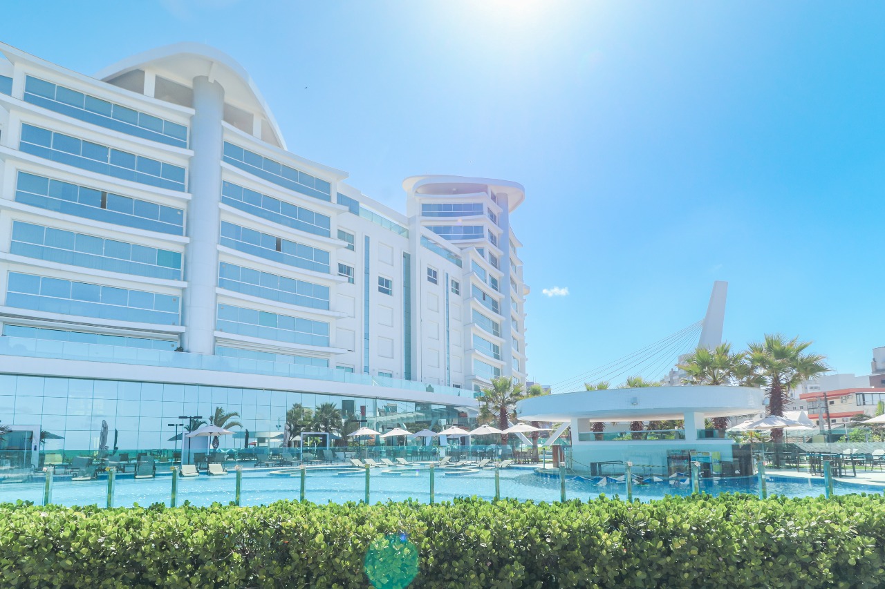 Foto do imóvel Apartamento mobiliado no Mirage Residence Praia Brava com 4 suítes e vista para o mar