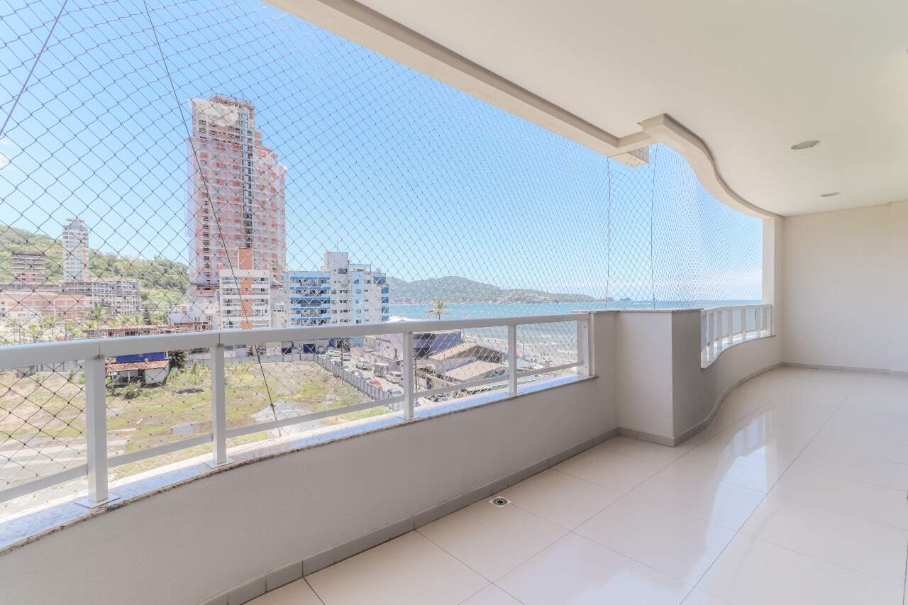 Apartamento no edifício Mikonos com 04 quartos na Meia Praia em Itapema