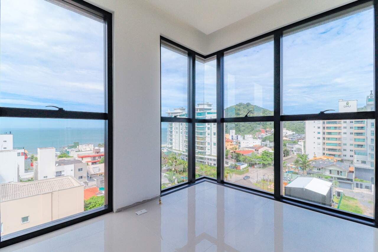 Foto do imóvel Apartamento de alto padrão na Praia Brava em Itajaí – 4 suítes e 3 vagas de garagem