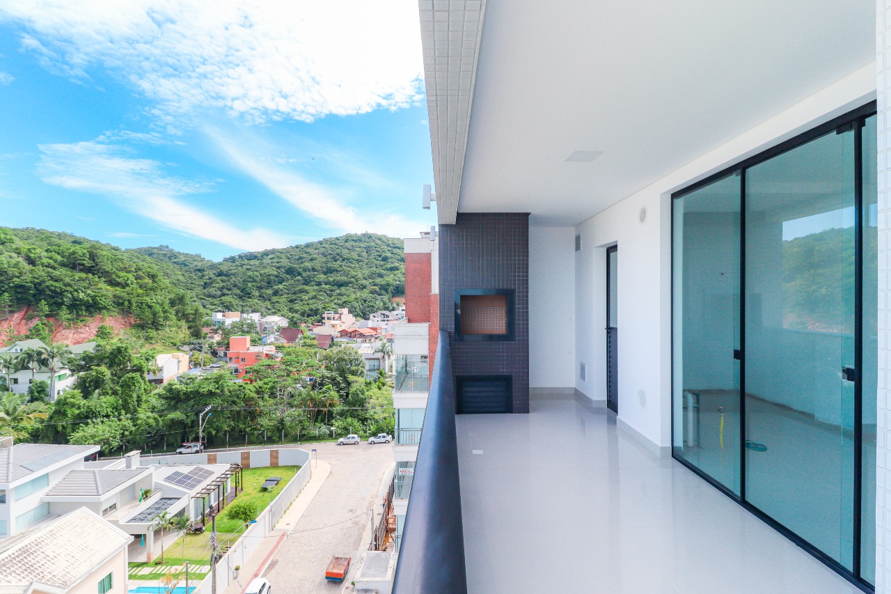 Foto do imóvel Apartamento de alto padrão na Praia Brava em Itajaí – 4 suítes e 3 vagas de garagem