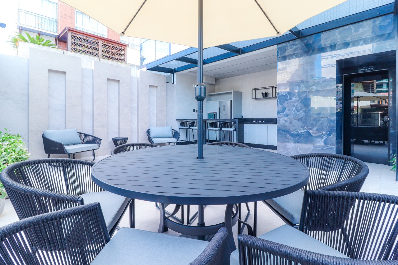 Foto do imóvel Apartamento de alto padrão na Praia Brava em Itajaí – 4 suítes e 3 vagas de garagem