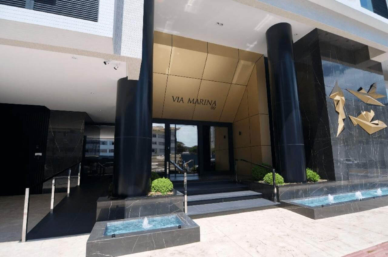 Apartamento de 03 suítes á venda no Edifício Via Marina na Barra Sul em Balneário Camboriú