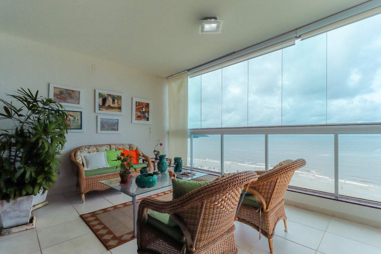 Apartamento com 3 dormitórios no Edifício Luiz Dalcanale Filho no Centro em Balneário Camboriú