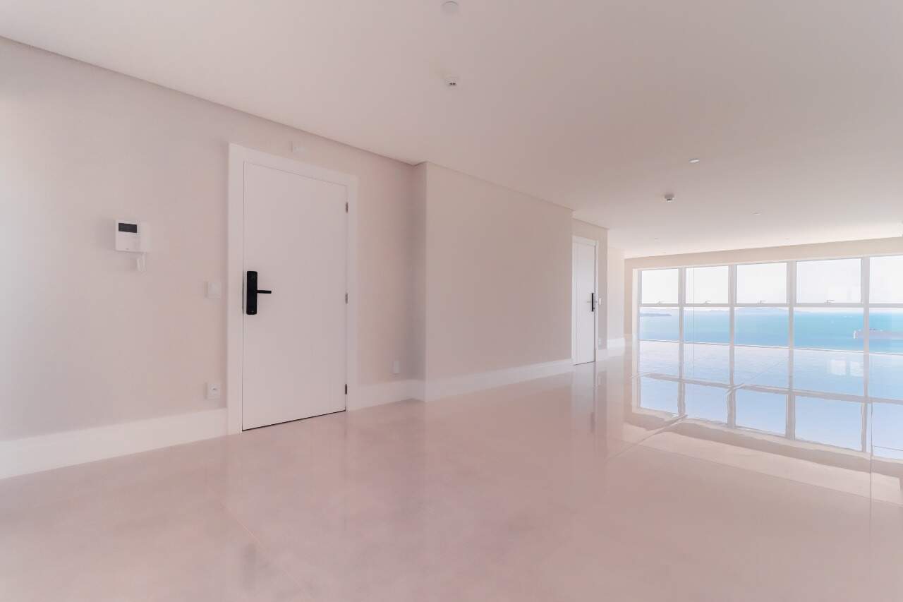 Foto do imóvel Apartamento Frente Mar com 04 suítes no One Tower em Balneário Camboriú