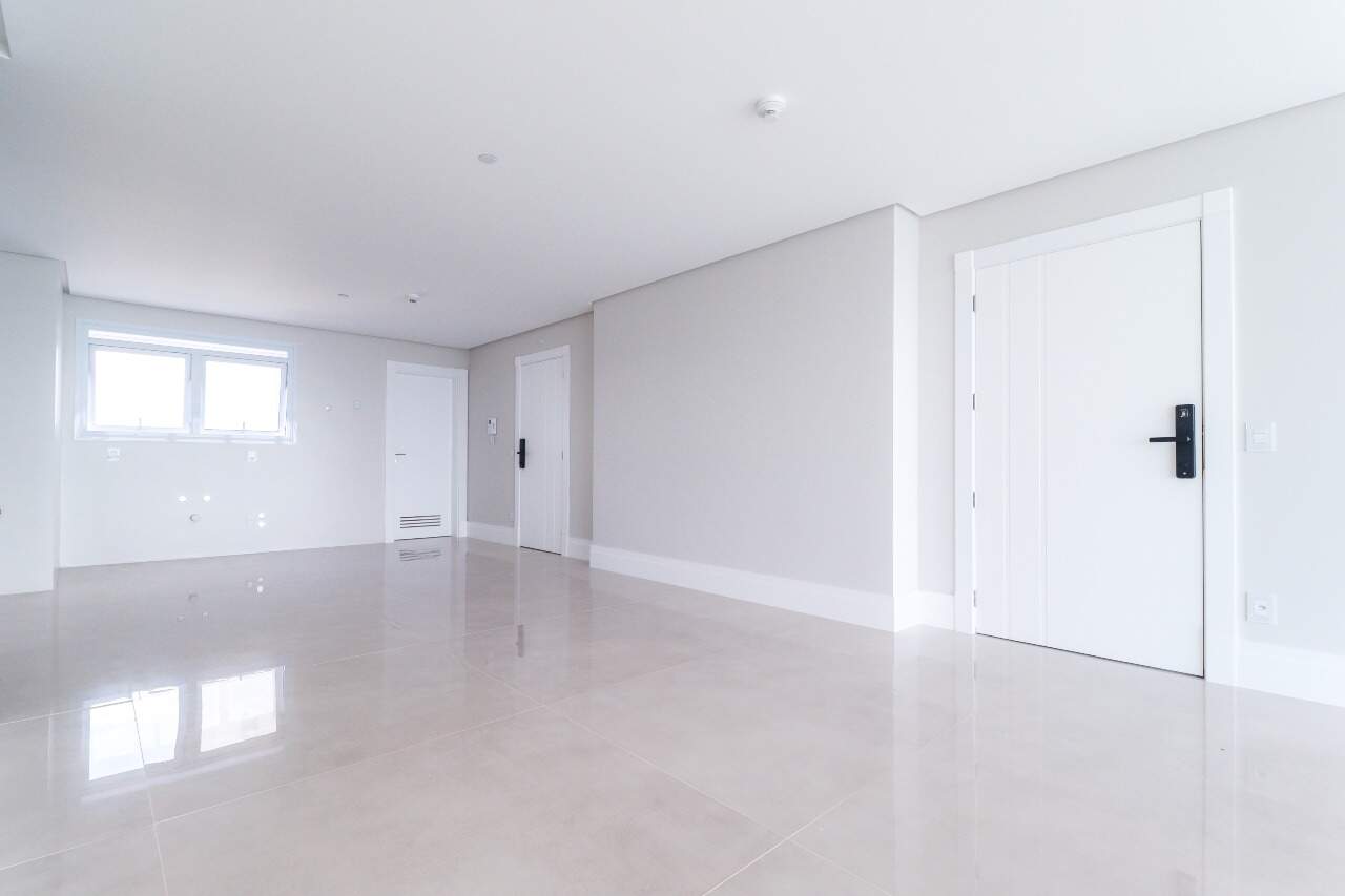 Foto do imóvel Apartamento Frente Mar com 04 suítes no One Tower em Balneário Camboriú