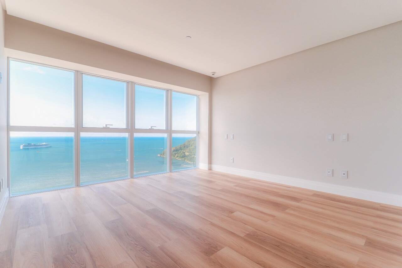 Foto do imóvel Apartamento Frente Mar com 04 suítes no One Tower em Balneário Camboriú