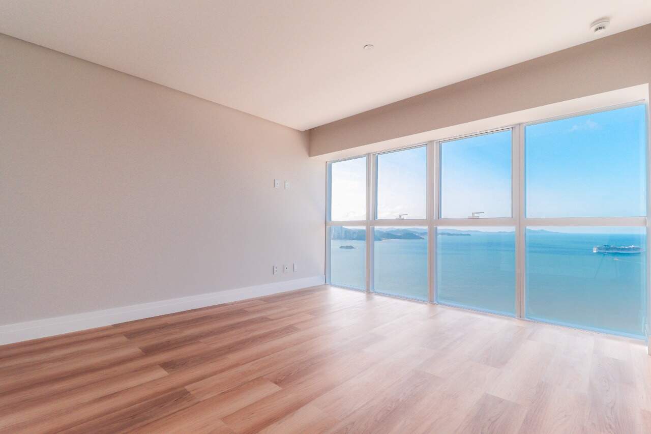 Foto do imóvel Apartamento Frente Mar com 04 suítes no One Tower em Balneário Camboriú